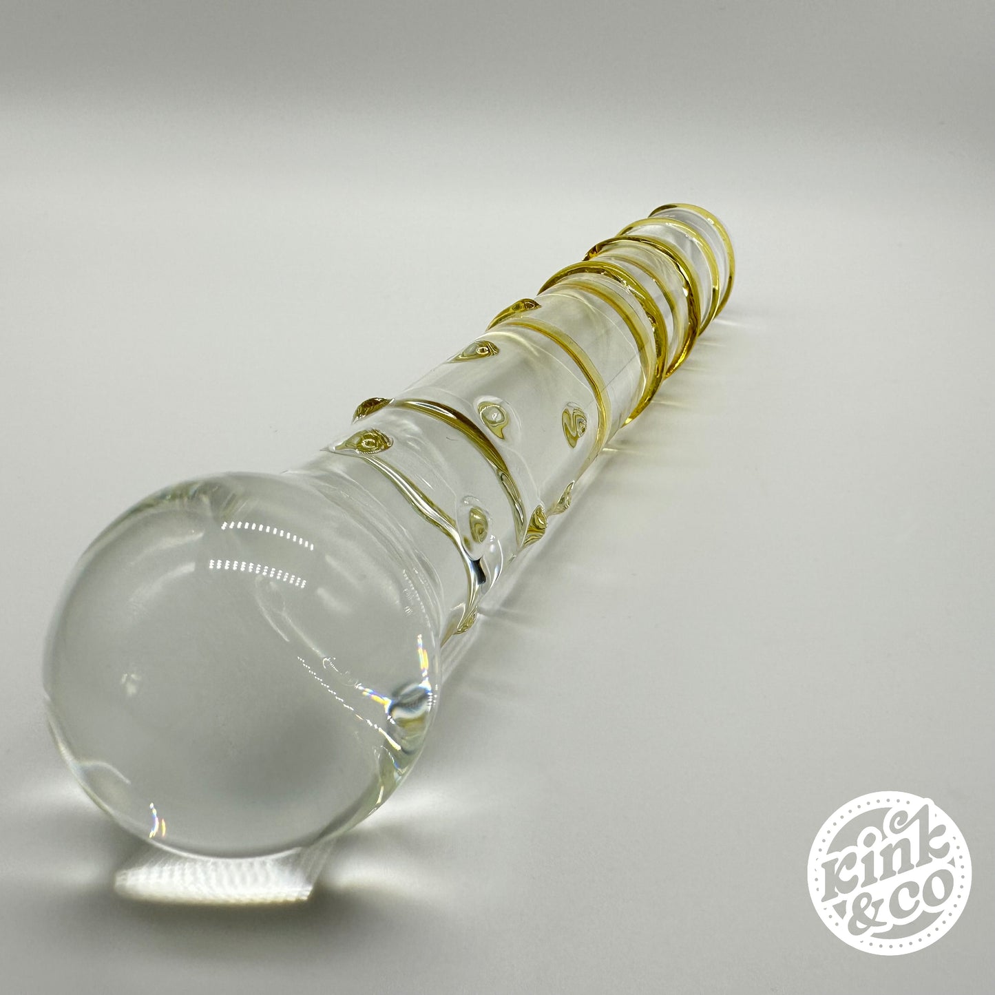 Spiralförmiger Glasdildo mit Grübchen