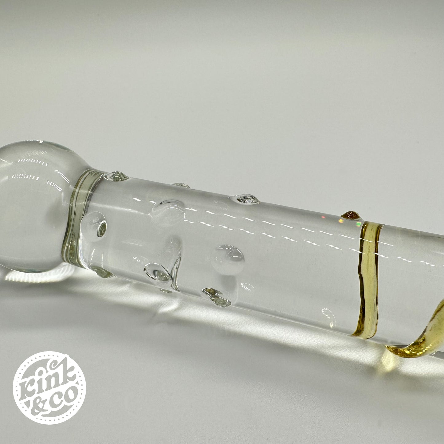 Spiralförmiger Glasdildo mit Grübchen